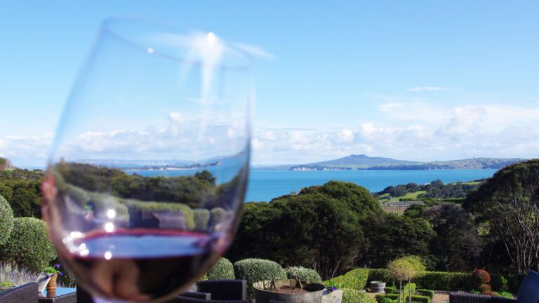Accolades for ‘Te Motu 2013’ – NZ’s TOP blended red